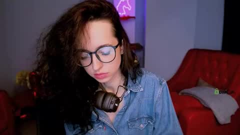 yours_sunny online show from 22, 2, 2025