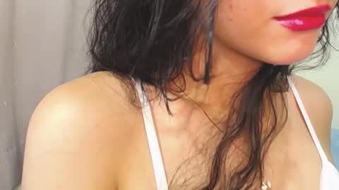 Snapshot of yoursexy18lover chatting on 8, 10, 2025 Lina and roberth online show from 8, 10, 2025