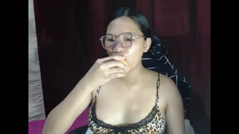 yoursexy_reb online show from 8, 3, 2026