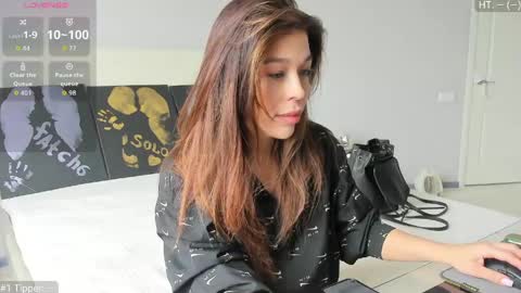 yoursoul_mila online show from 18, 4, 2026