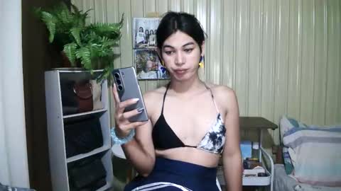 yoursubmissive_larah online show from 7, 5, 2026