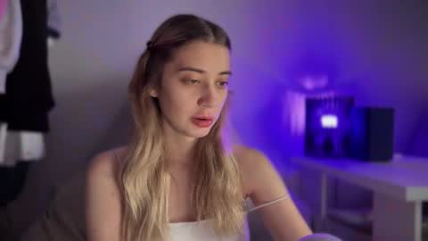 yoursweet_couple online show from 24, 9, 2025