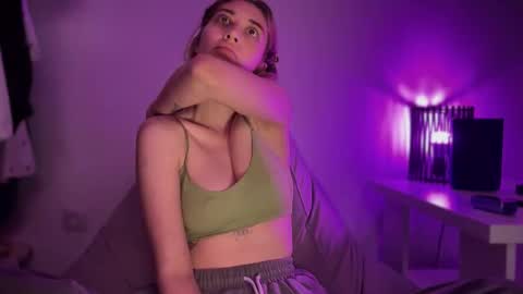 yoursweet_couple online show from 25, 9, 2025