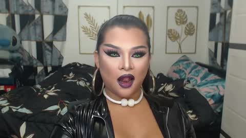 Snapshot of yourtrannyqueenxxx chatting on 10, 9, 2025 Anastacia Grey  online show from 10, 9, 2025