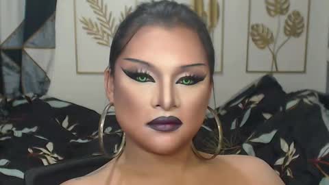 Snapshot of yourtrannyqueenxxx chatting on 23, 9, 2025 Anastacia Grey  online show from 23, 9, 2025