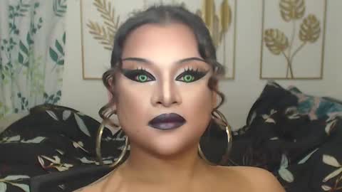 Snapshot of yourtrannyqueenxxx chatting on 13, 10, 2025 Anastacia Grey  online show from 13, 10, 2025