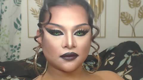 Snapshot of yourtrannyqueenxxx chatting on 19, 10, 2025 Anastacia Grey  online show from 19, 10, 2025