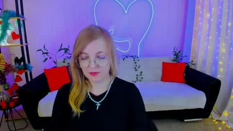 Snapshot of youruniverser chatting on 24, 5, 2026 Alice online show from 24, 5, 2026
