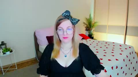 Snapshot of youruniverser chatting on 25, 5, 2026 Alice online show from 25, 5, 2026