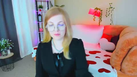 Snapshot of youruniverser chatting on 23, 6, 2026 Alice online show from 23, 6, 2026