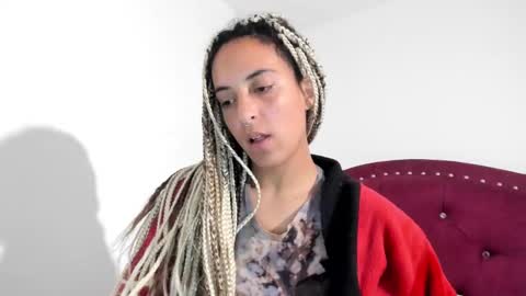 elizabeth  ju   online show from 31, 1, 2025