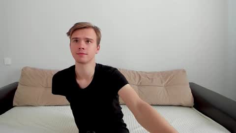 Yue Lang and Samm online show from 21, 9, 2025