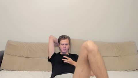 Yue Lang and Samm online show from 9, 10, 2025