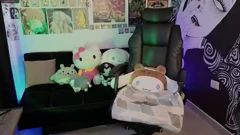    rawr   Anne Independent model      online show from 9, 11, 2025