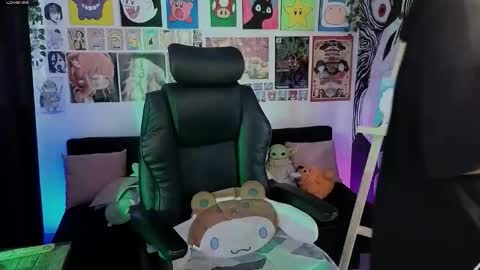    rawr   Anne Independent model      online show from 19, 3, 2026