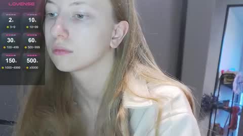 yuki_bloom online show from 23, 10, 2025