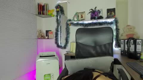 Yukio Davis  online show from 6, 12, 2024