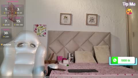 Snapshot of yuliana_milleer chatting on 22, 10, 2025 Yuliana online show from 22, 10, 2025