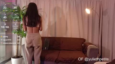 yuliethpetite online show from 18, 11, 2025