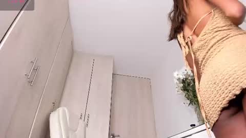 Snapshot of yuly_terann_ chatting on 2, 8, 2026 Yuly online show from 2, 8, 2026