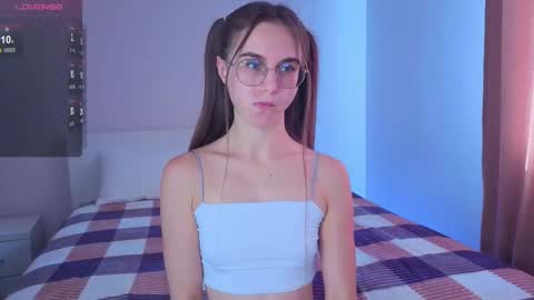 Yumi online show from 9, 9, 2025