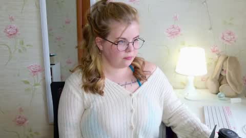 Polly online show from 9, 4, 2026