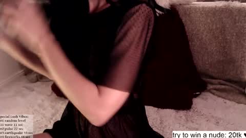 Mia  online Monday 10pm CET online show from 23, 3, 2026