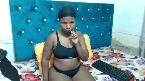 Snapshot of yummybumz chatting on 1, 11, 2025 yummybumz online show from 1, 11, 2025