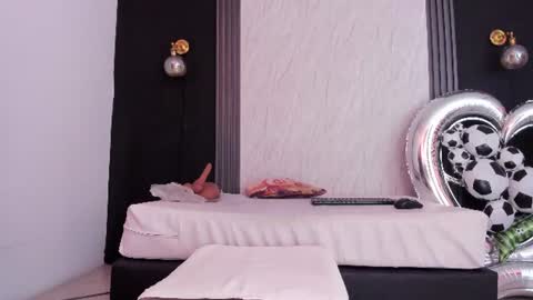 Snapshot of yummyduo chatting on 3, 7, 2026 Yummyduo online show from 3, 7, 2026