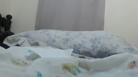 Snapshot of yummyhotclit4 chatting on 9, 2, 2026 jessy online show from 9, 2, 2026