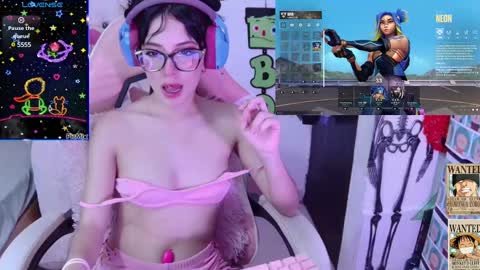 Snapshot of yuna_pink666 chatting on 17, 12, 2024 yuna_pink666 online show from 17, 12, 2024