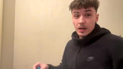 Snapshot of yungstudbev chatting on 15, 12, 2024 yungstudbev online show from 15, 12, 2024