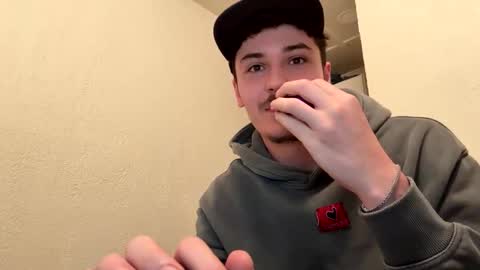 Snapshot of yungstudbev chatting on 19, 9, 2025 yungstudbev online show from 19, 9, 2025