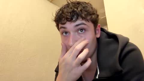 Snapshot of yungstudbev chatting on 12, 10, 2025 yungstudbev online show from 12, 10, 2025