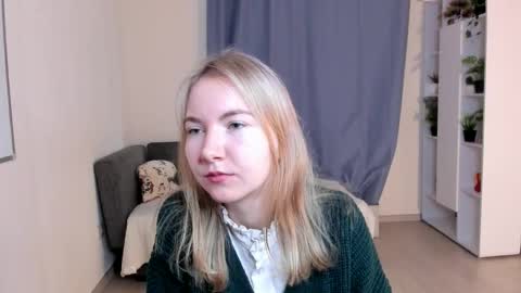 Snapshot of yuricazel chatting on 11, 11, 2025 Alesia online show from 11, 11, 2025