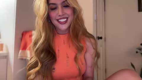 Snapshot of yurika_suckxx chatting on 19, 5, 2026 GODDESS SOFIA online show from 19, 5, 2026