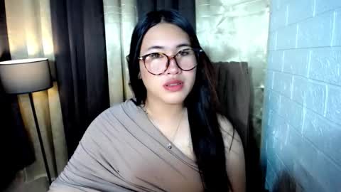 yuriyumixx_xoxo online show from 8, 11, 2025