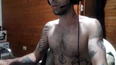 Snapshot of yuumis chatting on 5, 12, 2025 Yuumi online show from 5, 12, 2025