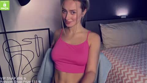 The Queen Bitch of the United Kingdom online show from 4, 12, 2024