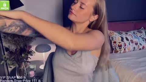 The Queen Bitch of the United Kingdom online show from 15, 1, 2025