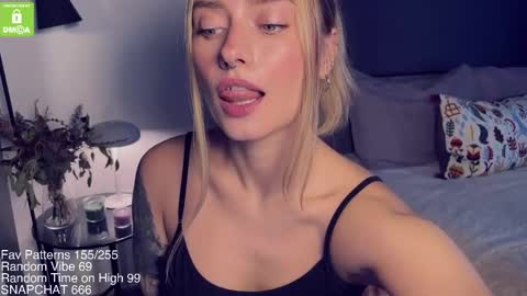 The Queen Bitch of the United Kingdom online show from 20, 2, 2025