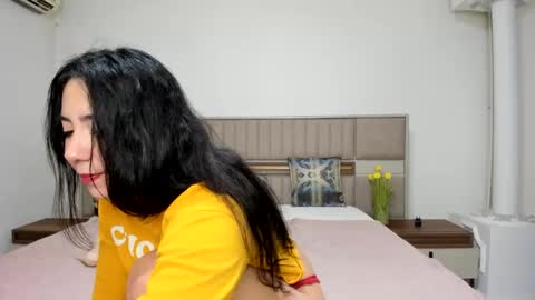 yvonnebabe online show from 28, 12, 2024