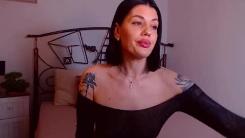 I V Y   online show from 2, 2, 2026