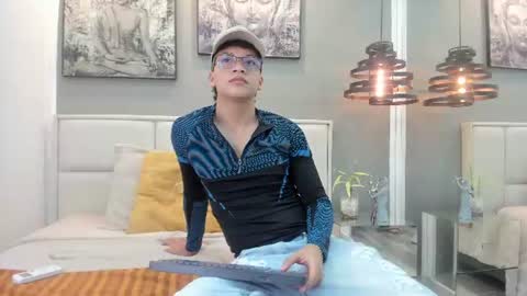 Snapshot of zac_million chatting on 26, 7, 2026 Zac Million online show from 26, 7, 2026