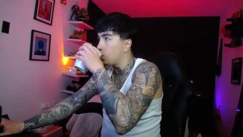 Snapshot of zac_muller1 chatting on 5, 10, 2025 zac_muller1 online show from 5, 10, 2025