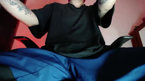 Zac Freelance model online show from 22, 4, 2026