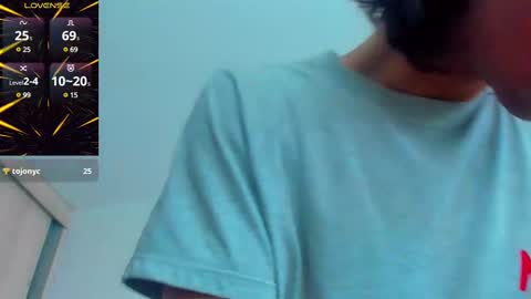 Snapshot of zackcum_ chatting on 3, 3, 2025 for you Zack online show from 3, 3, 2025