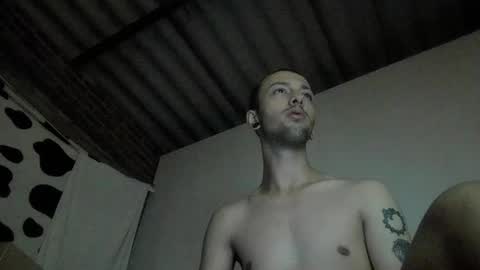 Snapshot of zackcum_ chatting on 20, 10, 2025 for you Zack online show from 20, 10, 2025