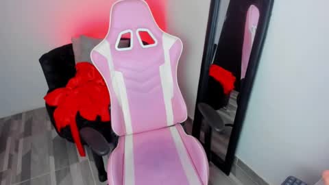 zamira_taylor online show from 10, 3, 2025