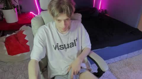 Snapshot of zane_steele chatting on 5, 4, 2026 Kel online show from 5, 4, 2026